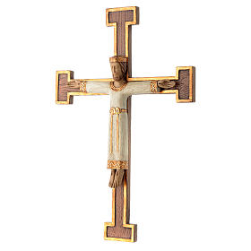 Crucifix en pierre, Chist, roi en blanc, croix marron