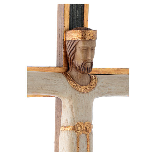 Krzyż Zbawiciel Król biały na krzyżu zielonym 4