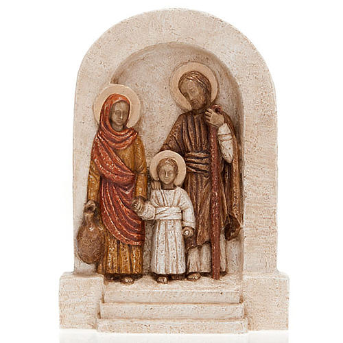 Bas-relief de la Sainte Famille, pierre claire peinte 1
