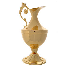 Ewer in golden brass s3