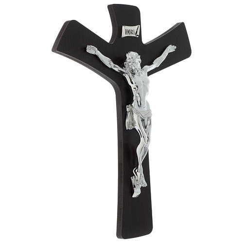 Crucifixo madeira estilizado com corpo placa prateada 4