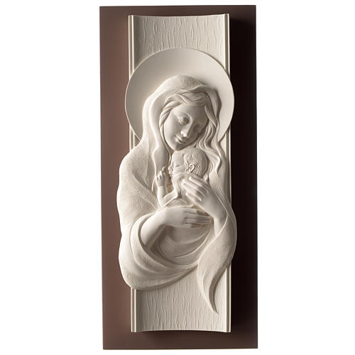 Maternity, vertical bas-relief in resin and wood 1