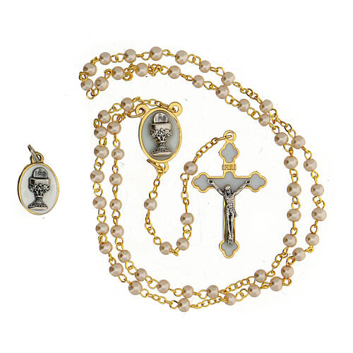 Communion souvenir set with golden rosary and pearl glass 2