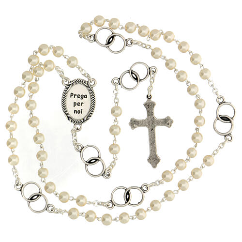 Wedding favor silver rosary and wedding rings 3