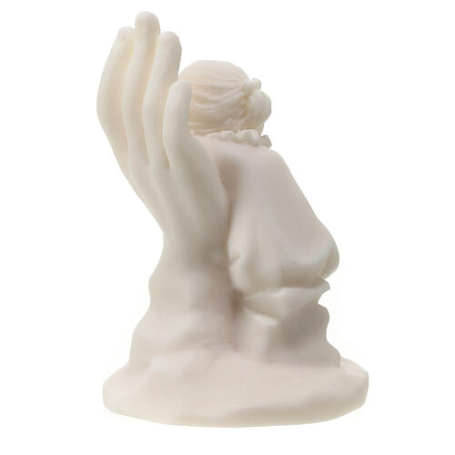 Resin hand with little girl 10 cm 4