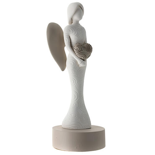 Statuette ange avec base et coeur 25 cm résine blanche et taupe 2