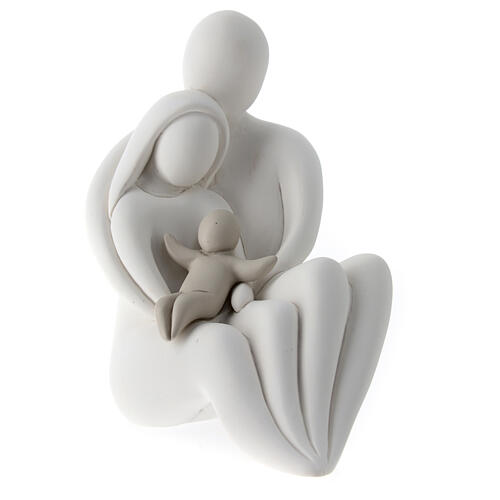 Statuette souvenir famille assise résine blanche avec enfant couleur taupe 10 cm 2
