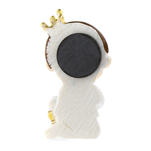Magnet favour: boy praying with chalice, h 2 in, resin 2