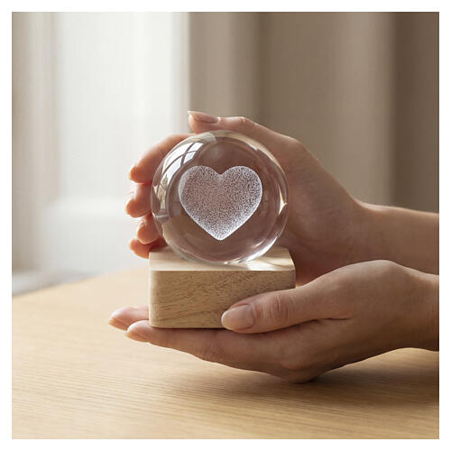 Crystal Globe with LED Heart 6cm 2