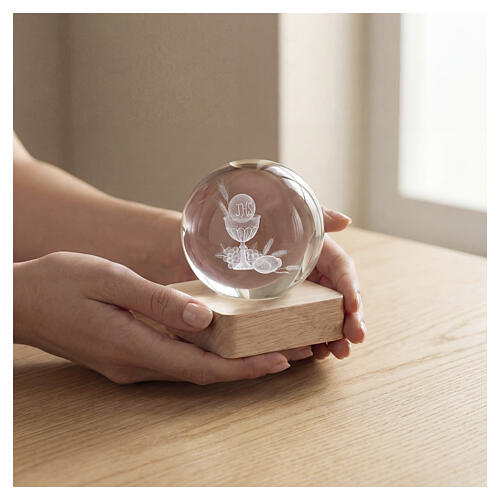 Esfera de cristal Primera Comunión base cuadrada 8 cm 2