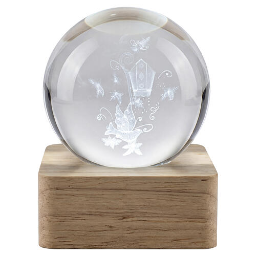 Lembrancinha para Crisma esfera de cristal iluminada por pilhas LED branco frio 6 cm 3