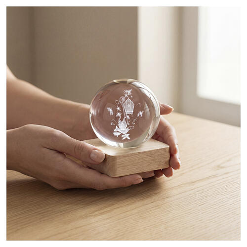 Souvenir de Confirmation sphère en cristal colombe illuminée LED 8 cm 2