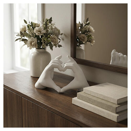 Sculpture mains formant un cœur moderne 15x8x6 cm 2