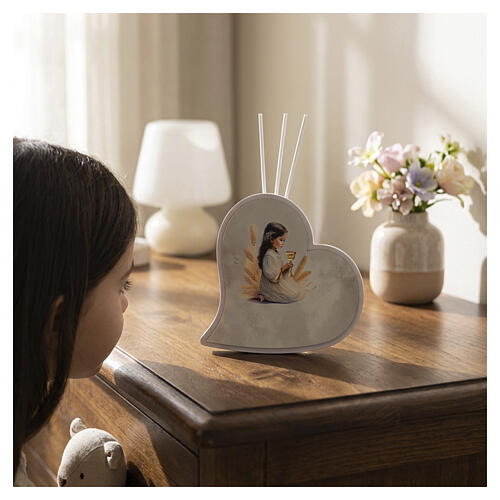 Bomboniera Prima Comunione con bimba profumatore per ambienti cuore 14x15x5 cm 2