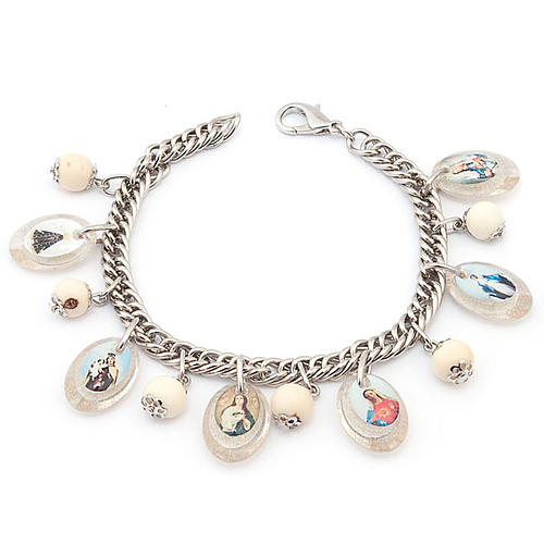 White pearls multi-image bracelet 1