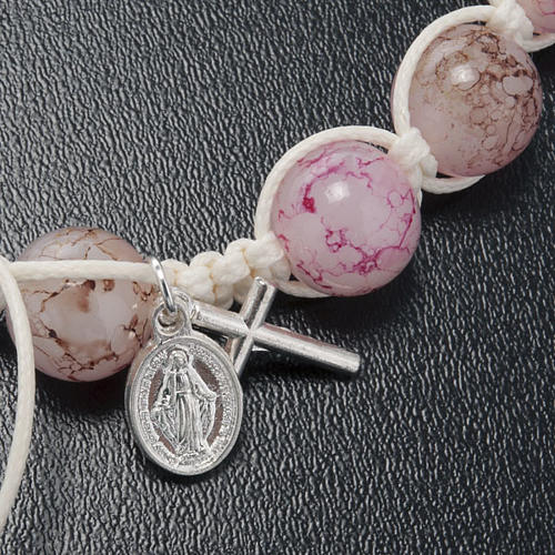 Pulsera rosario decena de perlitas rosadas y cordón 3