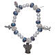 Elastisches Armband mit blauen verzierten Perlen und Anhängern mit christlichen Symbolen s2