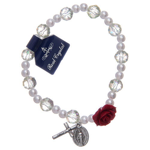 Elastisches Armband mit weißen Perlen und Pater in Form einer Rose 1