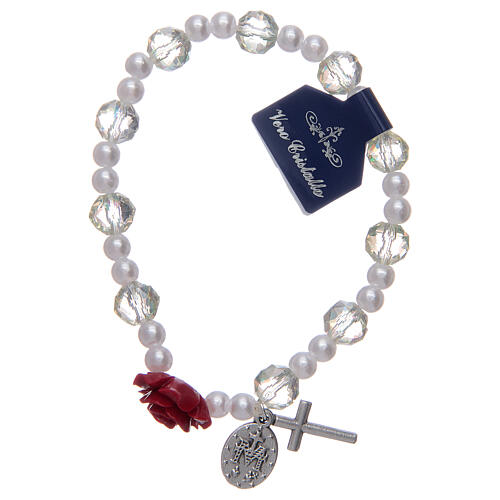Elastisches Armband mit weißen Perlen und Pater in Form einer Rose 2