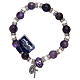 Elastischer Armband violetten Glas Perlen und Kreuz s1