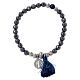Bracciale elastico in ematite e medaglia San Benedetto s1