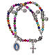 Bracciale rosario grani acrilici multicolor con ciondoli s1