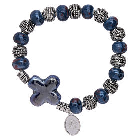 Elastischer Armband Keramik Perlen 10x8mm mit blauen Kreuz