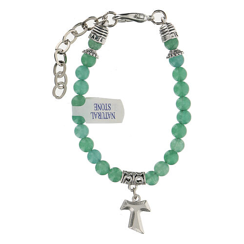 Armband mit kleinen Perlen aus Jade-Stein und mit Anhänger mit Tau-Kreuz 1
