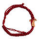 Bracelet en corde rouge réglable avec croix tau s2