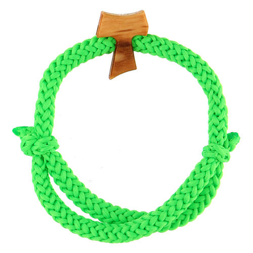 Pulsera verde ajustable cuerda tau madera Asís 1