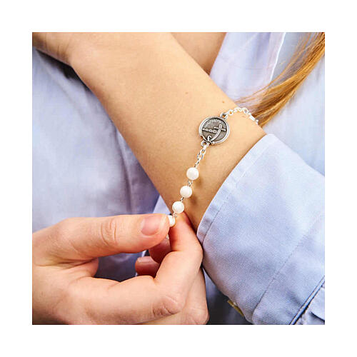 Bracciale Giubileo acciaio grani bianchi medaglia croce ancora Endless 2
