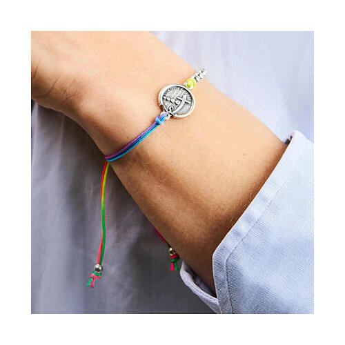 Pulsera ajustable hilo multicolor medalla Jubileo plateada Endless 4