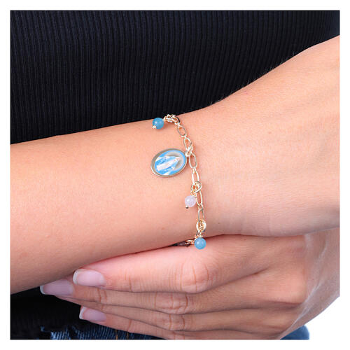 Bracelet en laiton doré avec angélite bleu clair et jade blanche Vierge Miraculeuse Amen 2