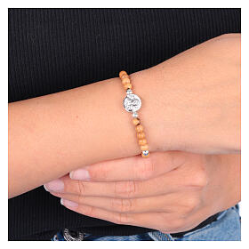 Bracelet Carlo Acutis perles 4 mm en olivier et argent avec médaille