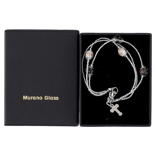 Pulseira 3 voltas preta e branca com contas de vidro de Murano 5 mm, acabamento prateado 4