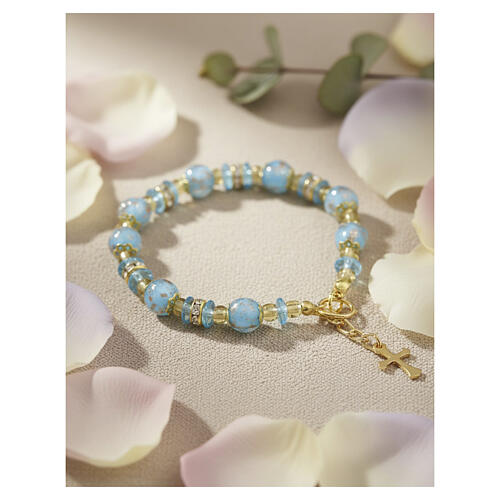 Bracelet perles 8 mm verre de Murano bleu ciel et perles bleu ciel, finition dorée 2