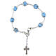 Bracciale con perle celesti in vetro di Murano 8mm montatura argento e croce s2