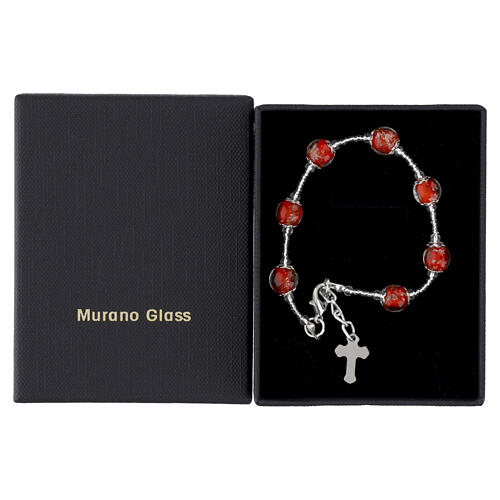 Pulseira vermelha em vidro de Murano 8 mm com detalhes em prata e cruz 3