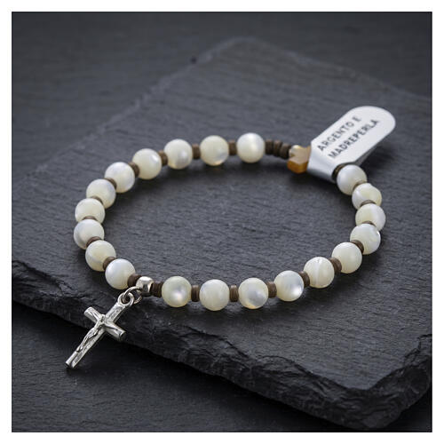Pulseira elástica cruz prata 925 contas madrepérola 6 mm 2