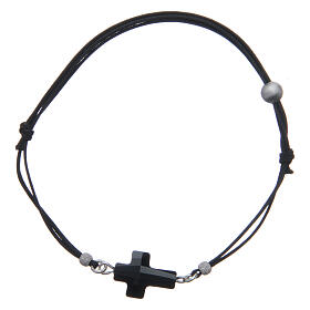Bracelet en corde avec croix cristal noir