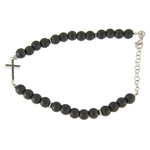 Bracelet avec croix zircons noirs et perles hématite gris mat 1