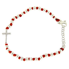 Bracciale sfere argento 3 mm e nodi cotone rosso, croce zirconata bianca