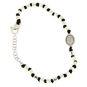 Bracelet perles à facettes argent 2 mm corde noire coton médaille Ste Rita zircons blancs