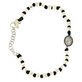 Bracelet perles à facettes argent 2 mm corde noire coton médaille Ste Rita avec zircons noirs