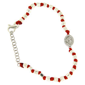 Bracelet perles facettes argent 2 mm corde rouge en coton médaille Ste Rita zircons blancs