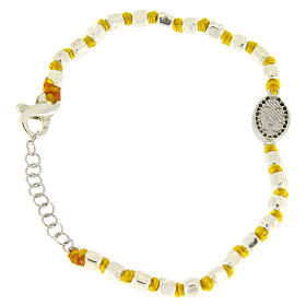 Bracelet perles facettes argent 2 mm médaille Ste Rita zircons noirs noeuds coton jaune