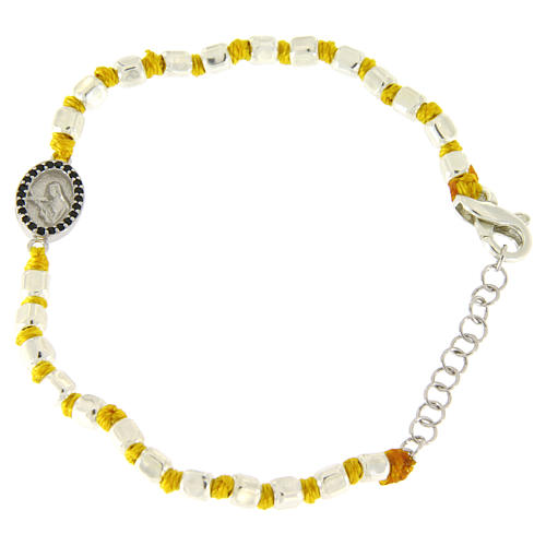 Bracelet perles facettes argent 2 mm médaille Ste Rita zircons noirs noeuds coton jaune 1