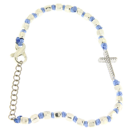 Bracelet croix zircons blancs perles cubiques 2 mm et noeuds bleu clair 1
