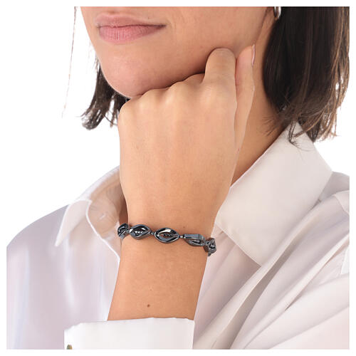 Bracelet of 925 silver with black hematite rhombus and Miraculous Medal 2