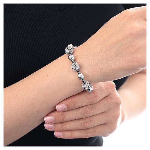 Pulsera cuentas strass esferas plata 8 mm hematites cruz colgante 2